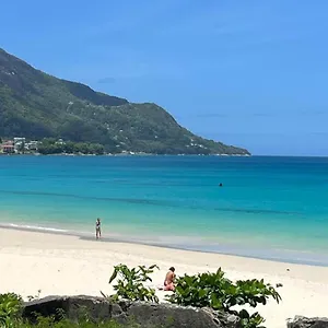 Апартаменты Panorama Guesthouse Apartments Beau Vallon Beach, Бо-Валлон